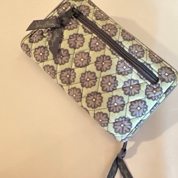 Vera Bradley Floral Quilted Women's Wallet - Picture 3 of 11